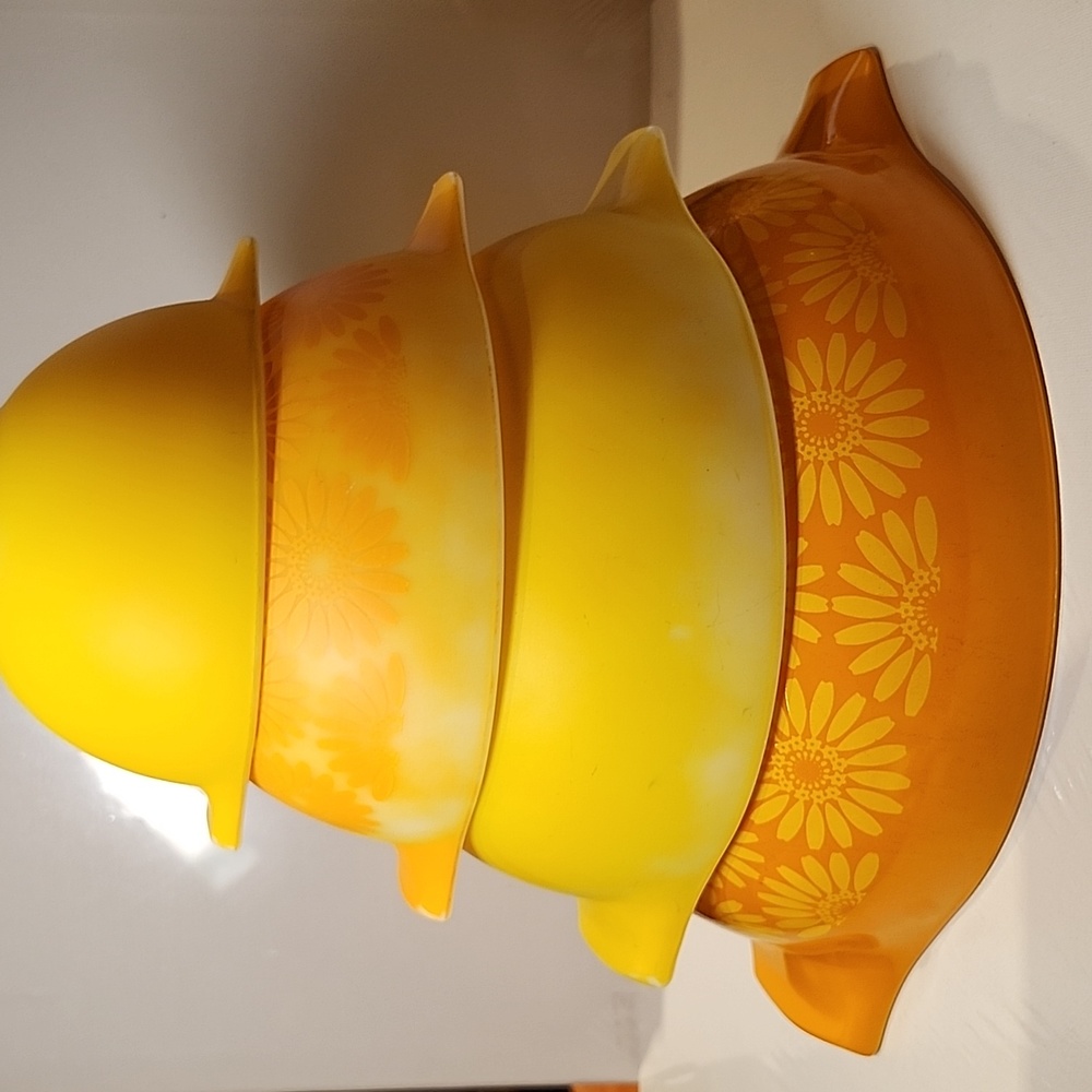 Vintage Pyrex # 444 443.441 orange yellow daisy sunflower Cinderella bowl